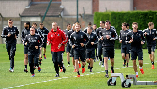 或将迎亚冠二级首秀！利雅得胜利晒球队训练照：C罗出镜（或将上演亚冠2级首秀？利雅得胜利晒训练照，C罗现身）