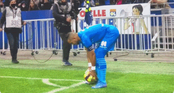 NBA战报：福克斯31分，马刺114-112险胜魔术