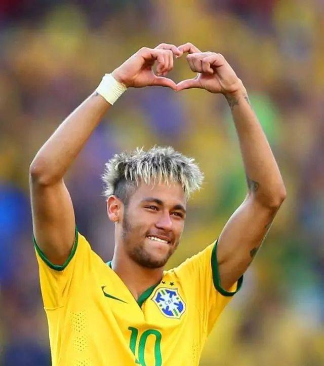 西甲：皇马主场3-0击败皇家贝蒂斯（西甲：皇马主场三球零封皇家贝蒂斯）