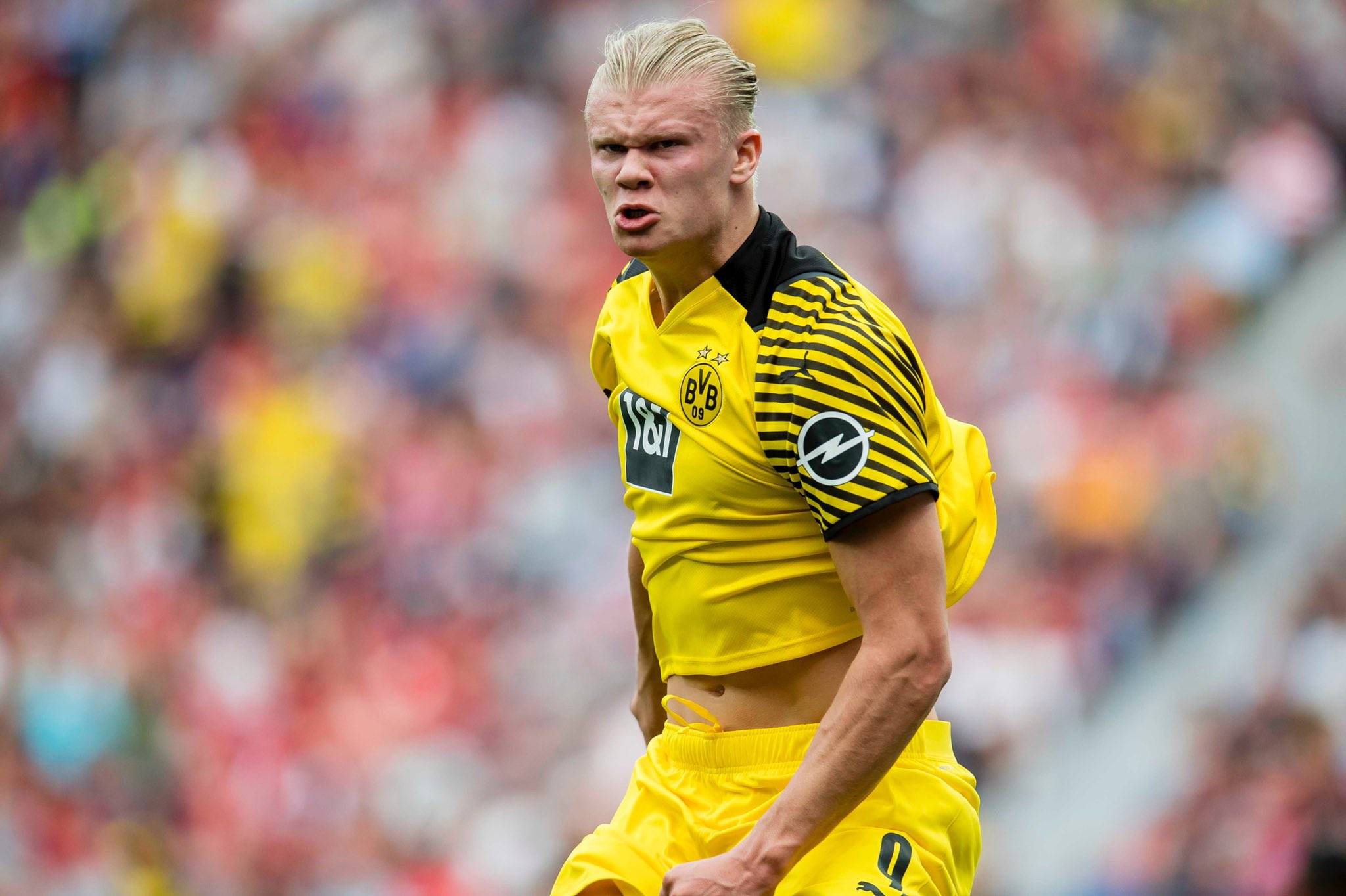 我是个初中生，我的生活是被足球，学习和说唱填满的...（我的初中生活：足球、学习与说唱填满每一天）