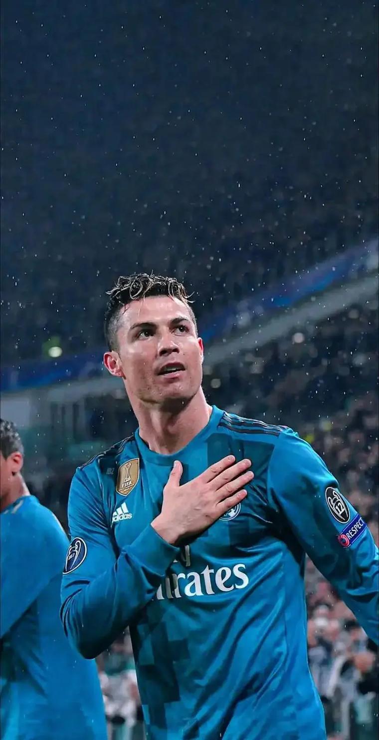 图片报：米兰对金玟哉感兴趣，在今夏就曾观察过他（米兰有意引进金玟哉，今夏已对其考察）