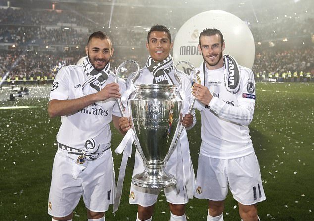 炫耀？里沙利松晒北伦敦德比全场最佳奖杯并艾特加布里埃尔（挑衅？里沙利松晒北伦敦德比全场最佳奖杯并@加布里埃尔）