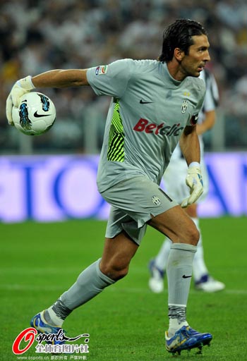 阿斯：努涅斯与萨拉赫关系密切，可能帮助利雅得新月引进后者（阿斯：努涅斯或凭私交助利雅得新月签下萨拉赫）