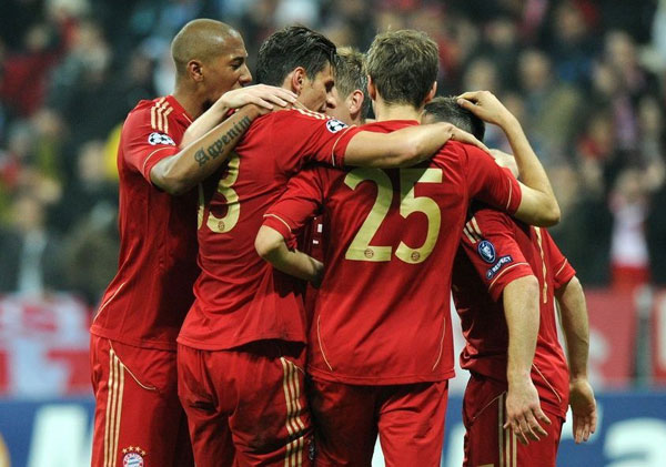 太阳报：萨卡求婚成功，相恋五年女友收超大钻戒（太阳报：萨卡成功求婚，交往五年女友获赠巨型钻戒）