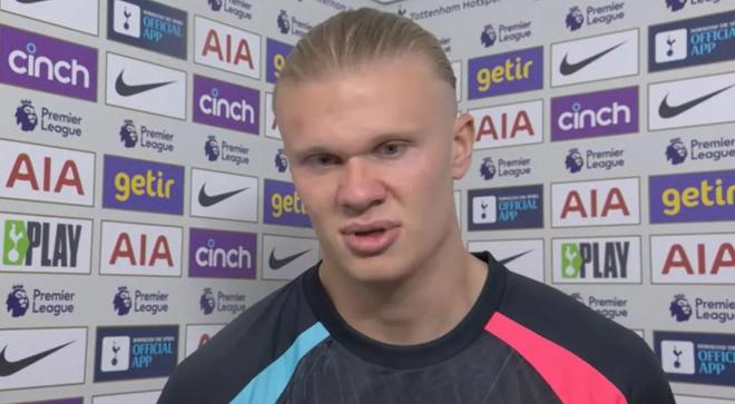 中足联颁奖：辽宁铁人外援姆本扎当选中甲赛季最佳球员（中足联年度颁奖：辽宁铁人外援姆本扎荣膺中甲赛季最佳球员）