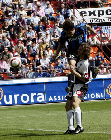 西媒：德拉富恩特将在欧美杯前确定世界杯阵容，用阿根廷当试金石（西媒称德拉富恩特将于欧美杯前敲定世界杯名单，阿根廷成检验阵容的试金石）