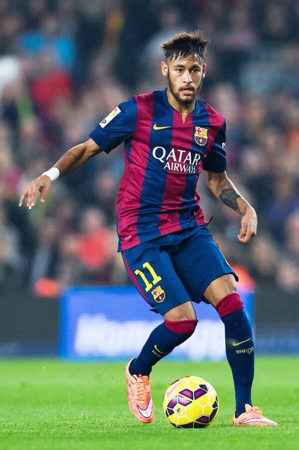 里肯：拜仁本赛季的表现非常出色，他们有望赢得三冠王（里肯：拜仁本季表现抢眼，三冠在望）