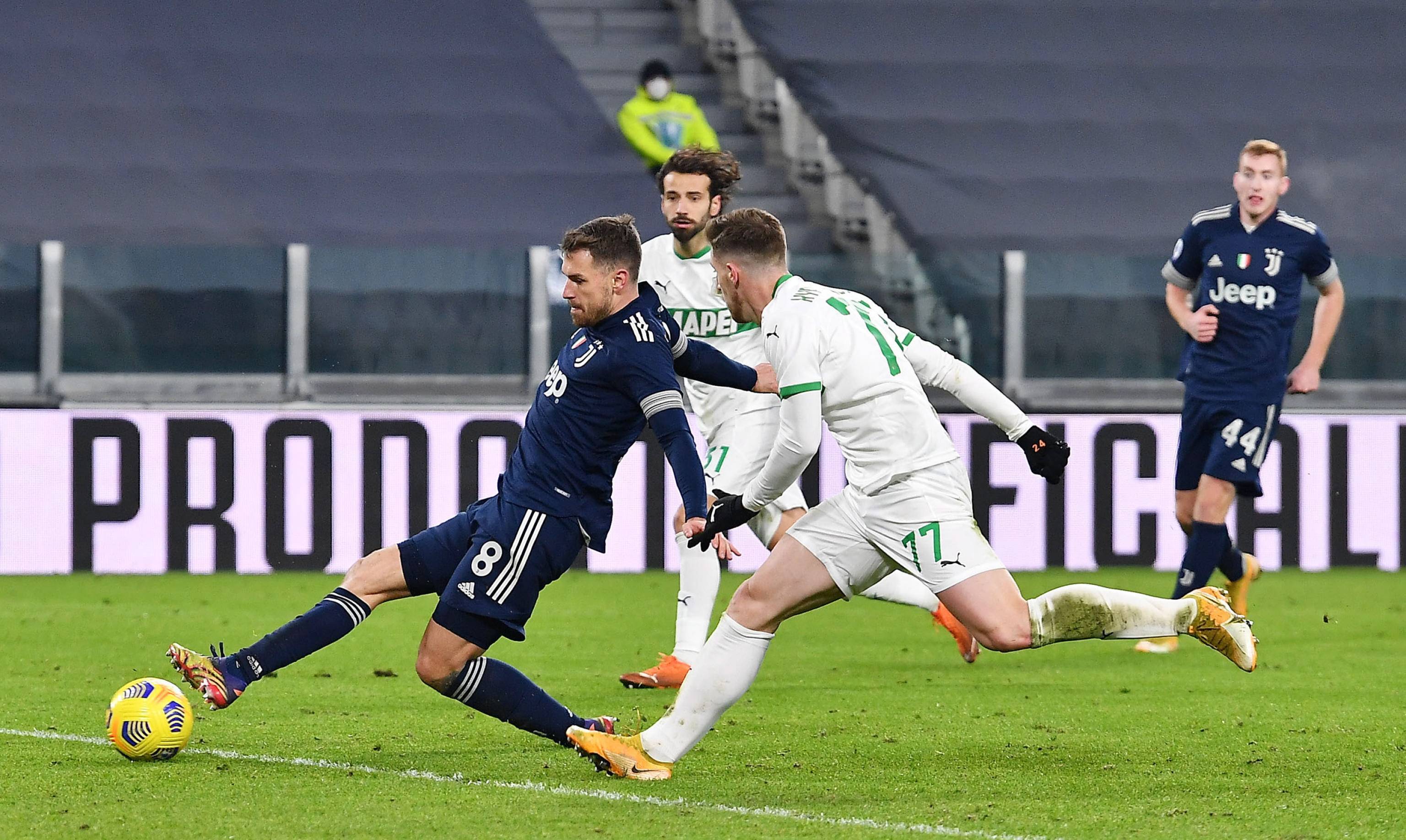 队报列明夏合同到期球员最佳阵：拜仁3人、利物浦2人在列（《队报》评今夏合同到期球员最佳阵：拜仁3将、利物浦2人入围）